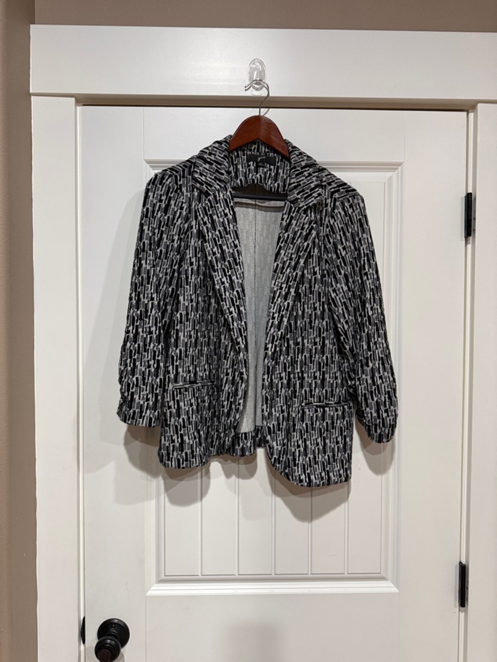 GNW Black and White Patterned Blazer